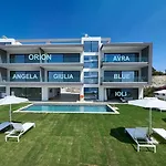 Aquarama Pool Apartments